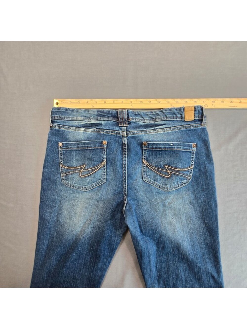 Maurices 11/12 Regular Molli Flare Leg Jeans Blue - Picture 6 of 6